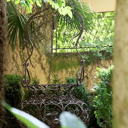 Palazzo Dei Leoni Villa *