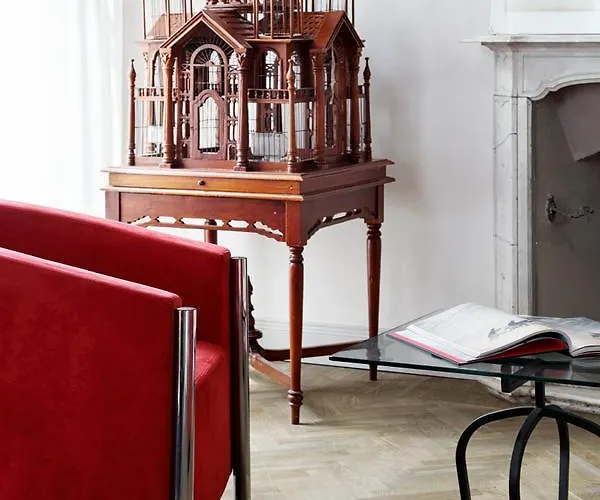 Palazzo Dei Leoni * Ameno