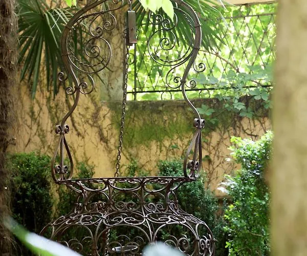 Palazzo Dei Leoni Villa *