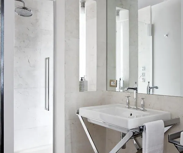 Palazzo Dei Leoni Villa *